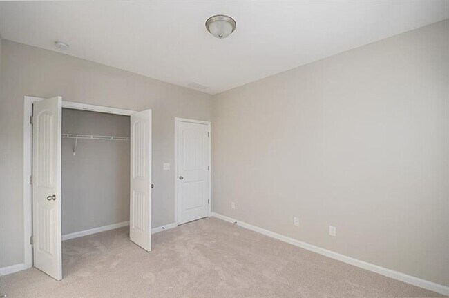 Building Photo - 2501 Ashford Oaks Dr