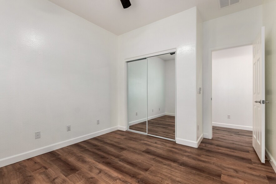 Building Photo - 41229 N Stenson Dr