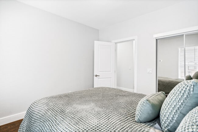 Building Photo - 4411 Logan St