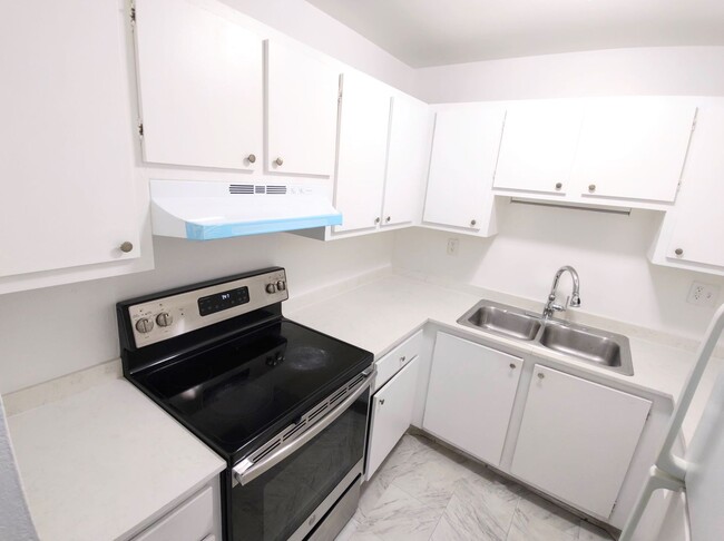 Primary Photo - Gorgeous and Spacious 2/1 Unit in Hialeah