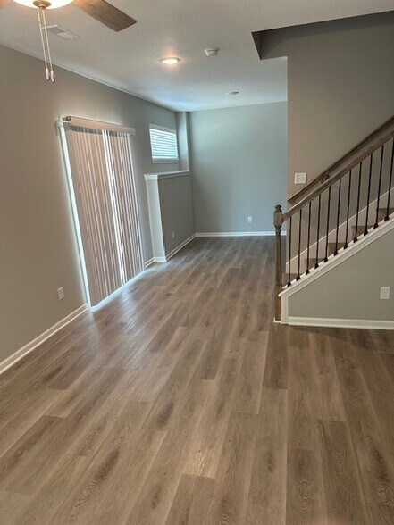 Livingroom - 904 Pampas Cir