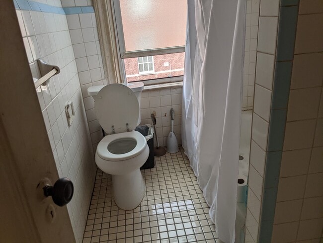 Bathroom - 2 Grant St