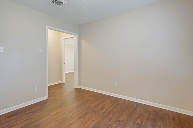 Building Photo - 2224 Palm Lagoon Dr