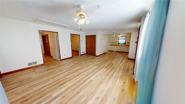 Building Photo - 357 Lowden Point Rd