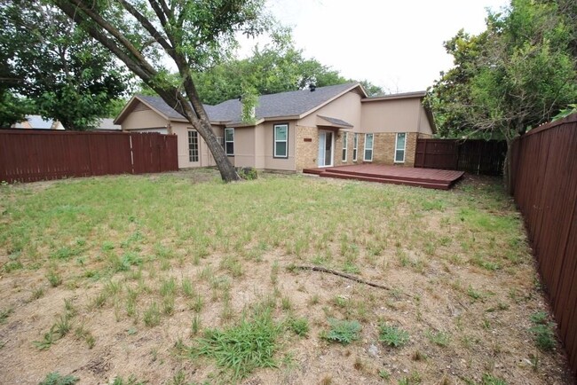 Building Photo - 2812 Lemmontree Ln