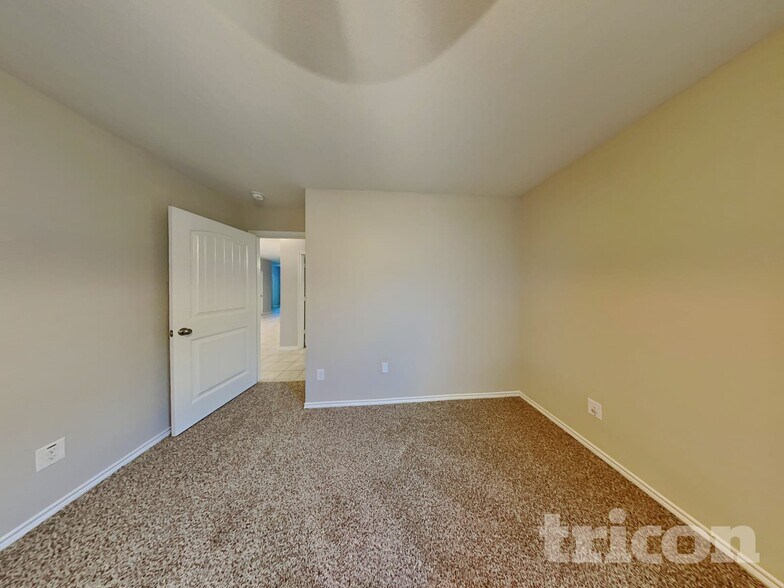 Building Photo - 957 Newby Ln