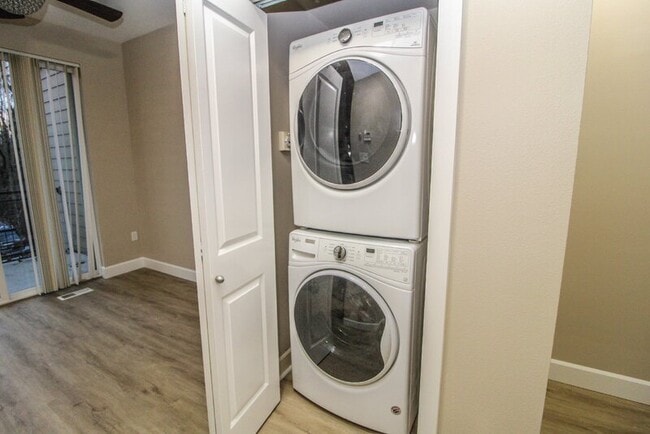 Building Photo - 19102 20th Dr SE