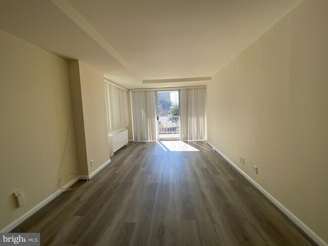 Building Photo - 301 N Beauregard St