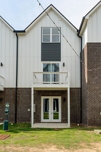 Building Photo - 5706 Sofias Cir