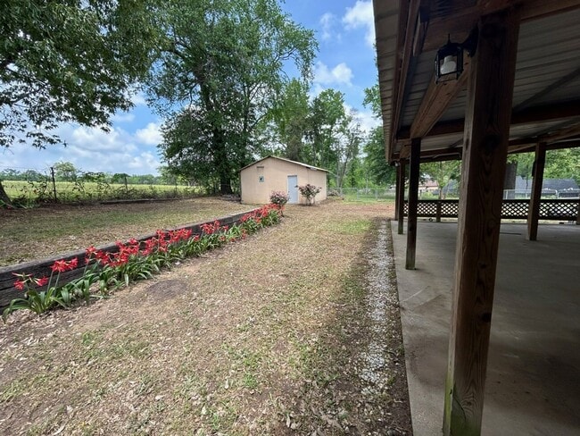 Building Photo - Lakeside Dream Home: Fully Remodeled 4BD/2BA Near Loop 323