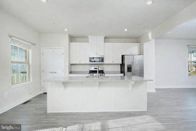 Building Photo - 5831 Pecking Stone St