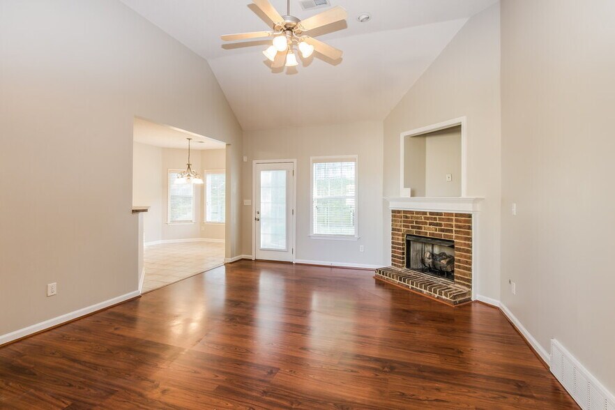 Building Photo - 9555 Morning Shadow Dr