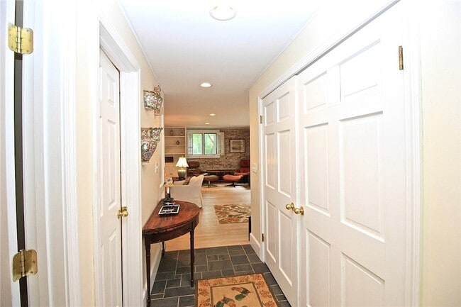 Building Photo - 434 Bellevue Ave