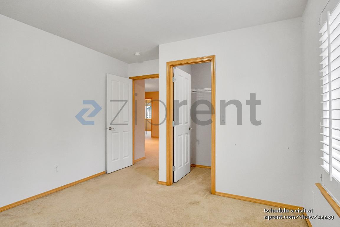 Building Photo - 16513 SE 262nd Pl