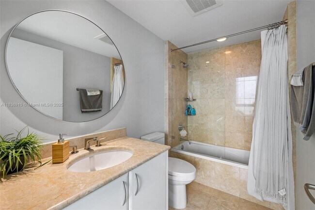 Building Photo - 1331 Brickell Bay Dr