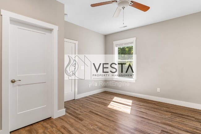 Building Photo - 12 Riddle Rd