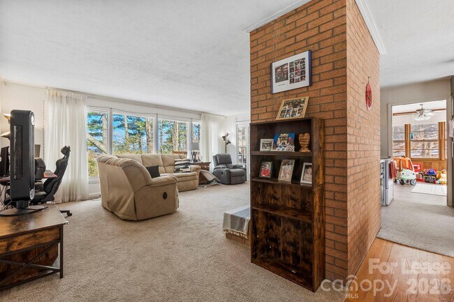 Building Photo - 11 N Marley Dr