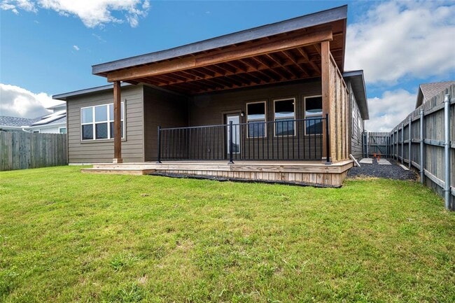 Building Photo - 16408 Fetching Ave