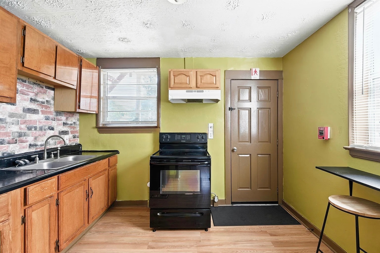 Building Photo - 237 E 21st St