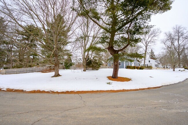 Building Photo - 25 Bayberry Ln