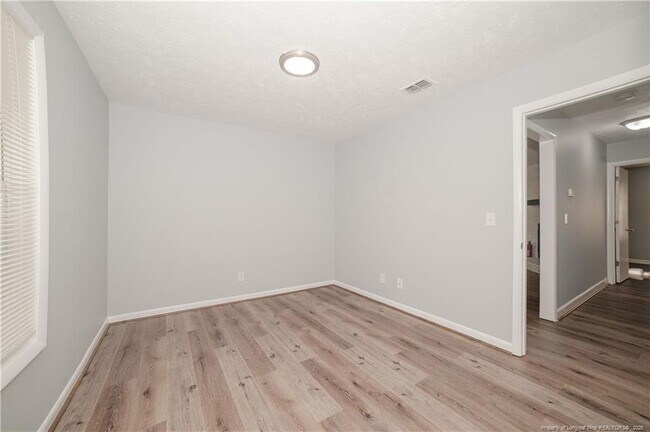 Building Photo - 1021 Wood Creek Dr