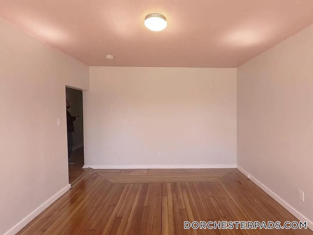 Building Photo - 154 Stanwood St