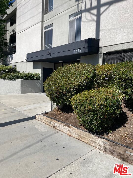 Building Photo - 6228 Fulton Ave