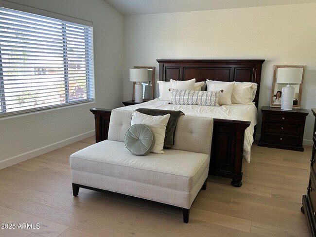 Building Photo - 7518 E Glenn Moore Rd