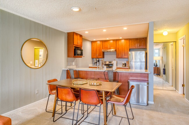 Building Photo - 13954 NE 60th Way