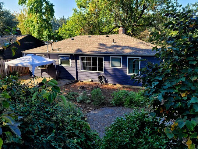 Building Photo - 1110 SE 113th Ave