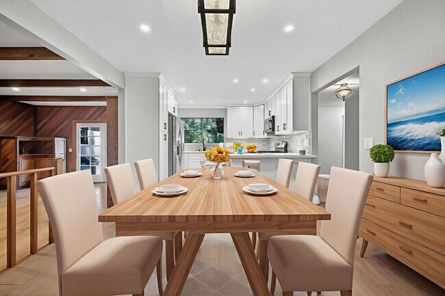 Building Photo - Charming 3-Bed / 2-Bath Retreat on Over an Acre in Sebastopol