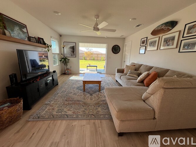 Building Photo - 5236 Peach Dr