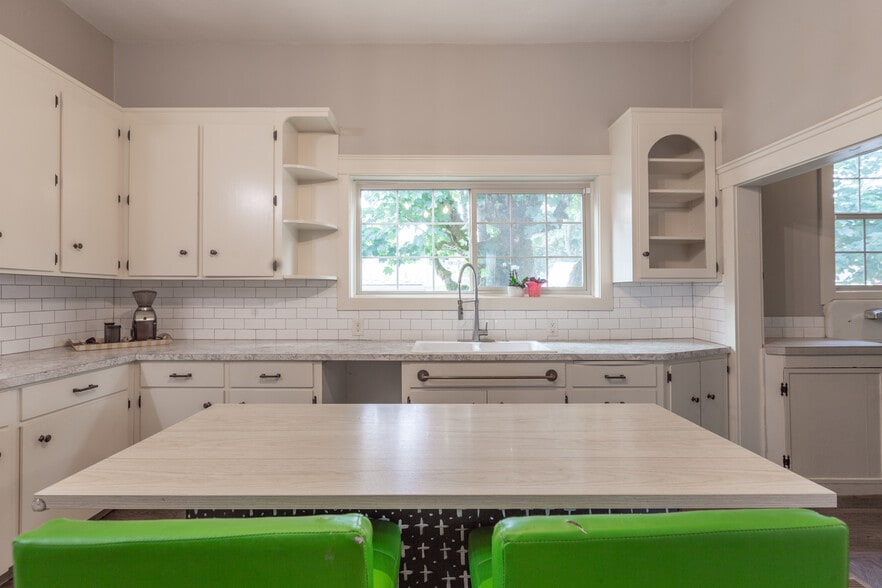 Building Photo - 3410 Q St