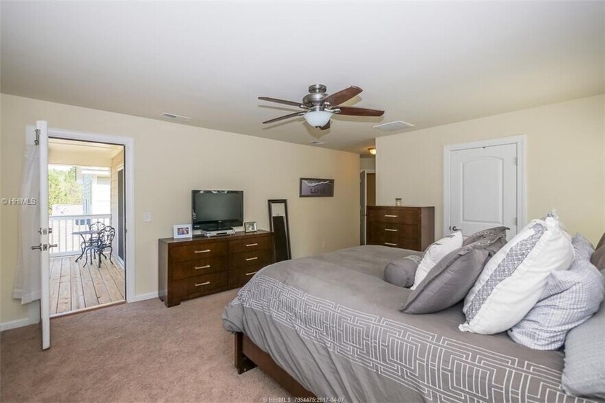 Master Bedroom - 14 Clayton Ct