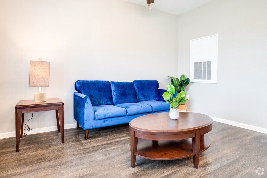 1BR, 1BA - 794SF - Maple Park