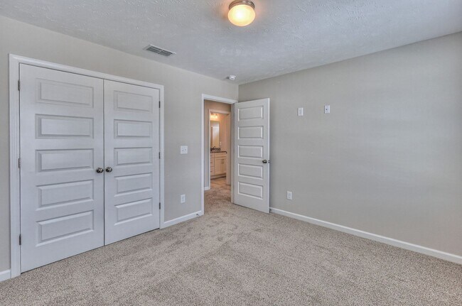 Building Photo - 22 Hardwood Rd