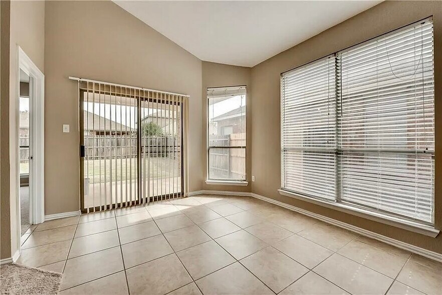 Dining Room/Patio Door - 2716 Twinflower Dr