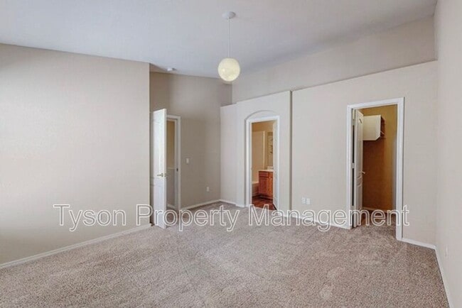 Building Photo - 10932 Hanalei Ave NE