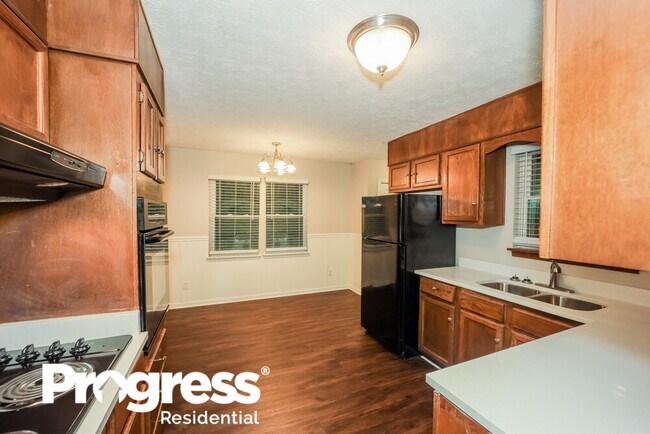 Building Photo - 6316 Knights Way