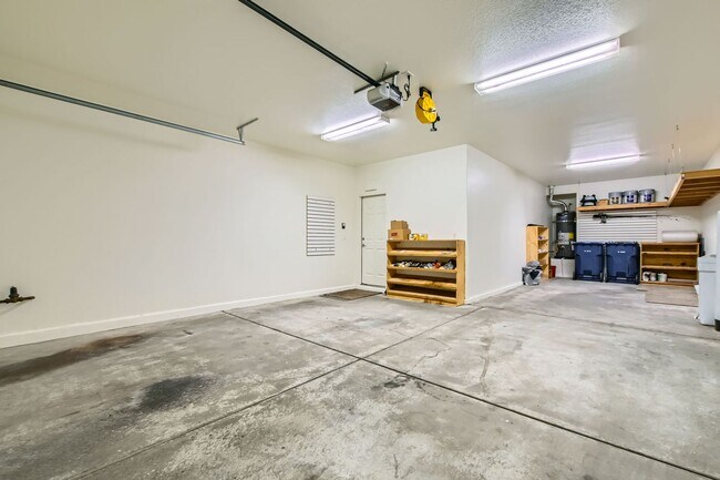 Building Photo - Beautiful 3 bedroom in Tuscany  community