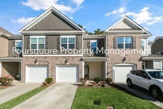 Building Photo - Townhome| Screened -In Back Porch |One Car...