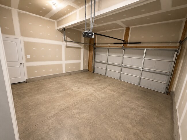 Building Photo - 287 Paradise View Dr