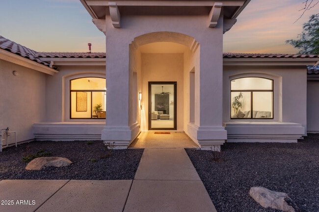 Building Photo - 8156 E Questa Rd