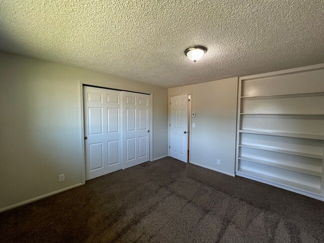 Building Photo - Beautifully Landscaped Two Bedroom