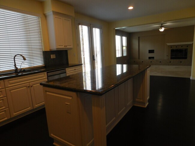 Building Photo - San Marcos 5Br Executive House Avail $6690 TEXT 858-774-1574