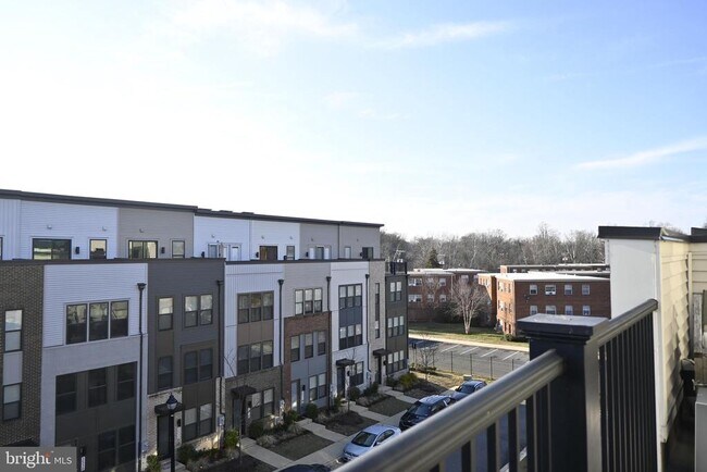 Building Photo - 2527 Emerald Branch Dr