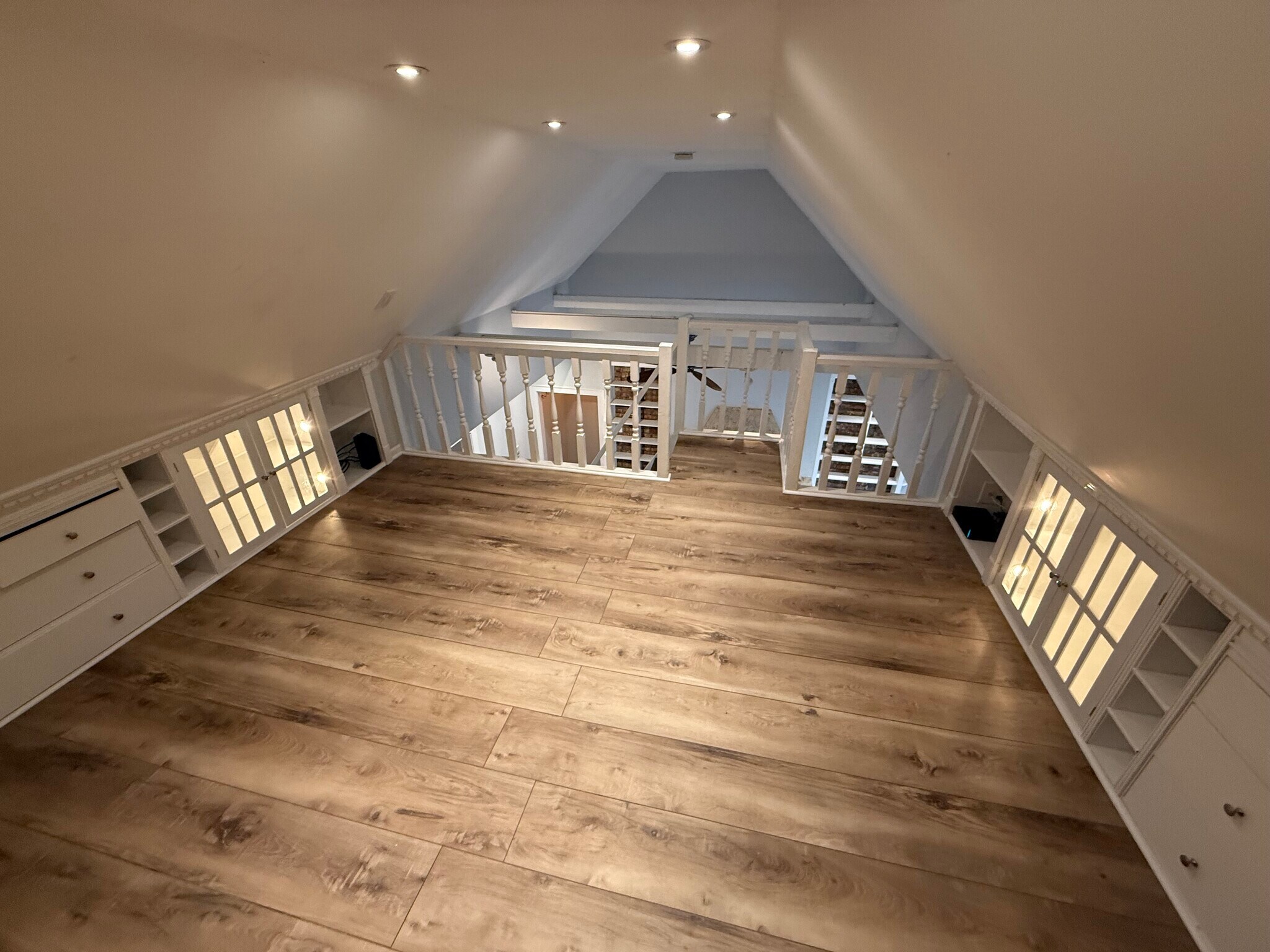 Building Photo - 534 W Brompton Ave