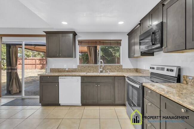 Building Photo - Remodeled 4-Bedroom Retreat with Large Backyard