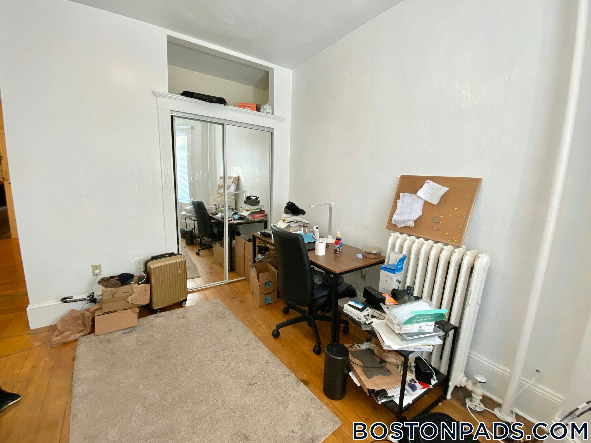 Building Photo - 463 Park Dr