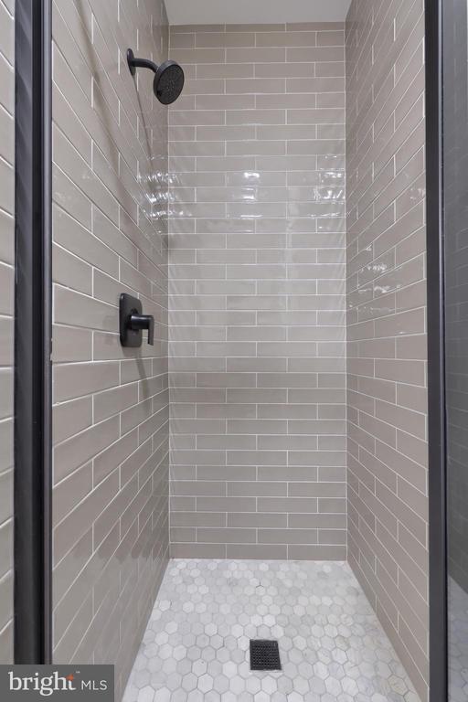 Building Photo - 9-213-UNI9 Jackson Dr